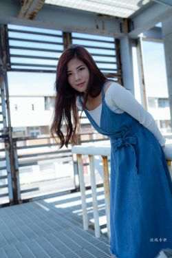 办公室女学生被老师小说