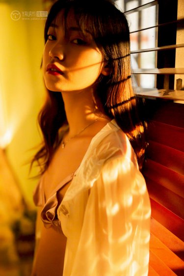 杨幂穿薄纱裙宛若小仙女